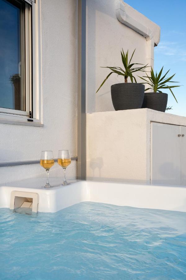 Private Jacuzzi & Acropolis View - The Loft Атина Екстериор снимка